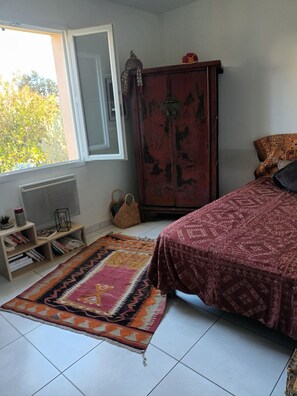 3 bedrooms, iron/ironing board, WiFi, bed sheets - Family villa with garden close to all amenities (La Ciotat)