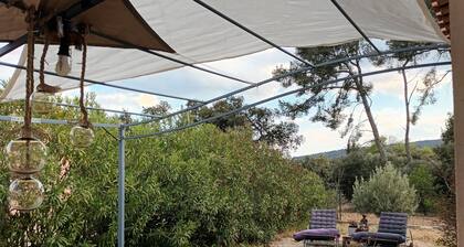 Family villa with garden close to all amenities