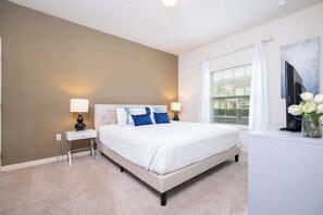4 Schlafzimmer, Schreibtisch, Bügeleisen/Bügelbrett, WLAN