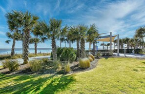 Property grounds - 🏖️Stunning Ocean Views | Pools + Hot Tub | Bay View Resort 1004/1005🏖️ (Myrtle Beach)