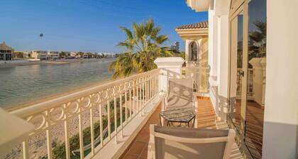 Luxury 5BR Villa w/Private Pool in Palm Jumeirah