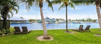 Sailfish Suites 10 - Waterfront and Pet Friendly