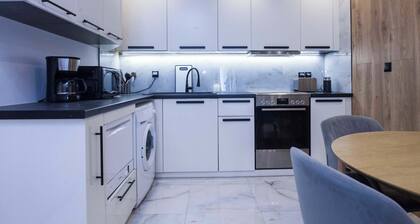 Romantic Luxury Hot Tub Retreat w Parking in Anixi