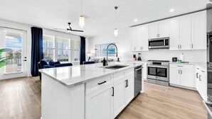 Private kitchen - The Grove Juniper 234 - 1 Bedroom - Lazy River - Seascape Resort (Miramar Beach)
