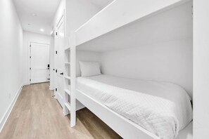 1 makuuhuone, silitysrauta/-lauta, ilmainen Wi-Fi, vuodevaatteet