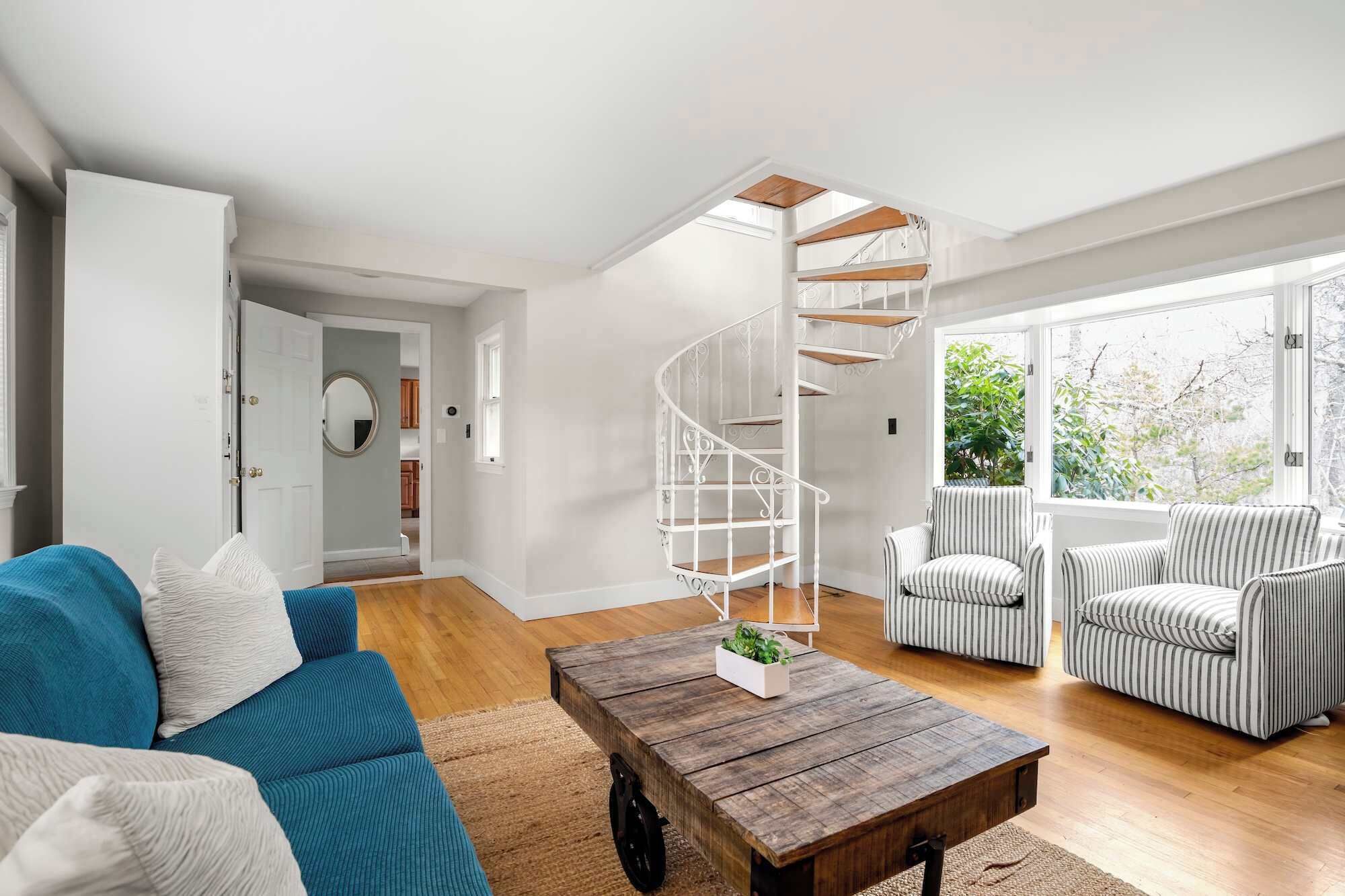 تلفزيون، مكتب