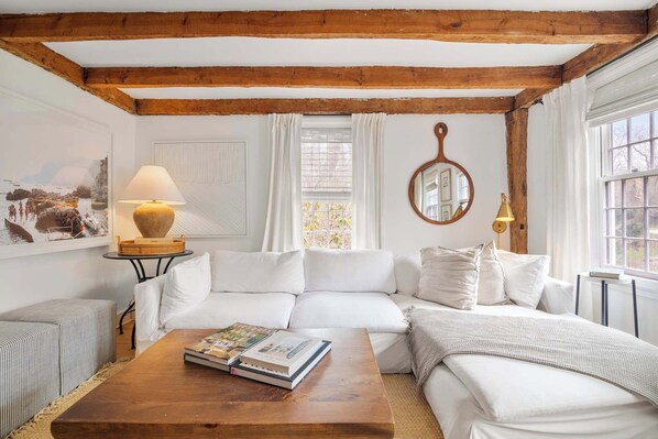 TV, offices - Renovated Cozy Cabin 5 Min to Beach! (Barnstable)