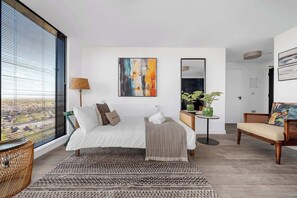 1 Schlafzimmer, Schreibtisch, Bügeleisen/Bügelbrett, Reisekinderbett