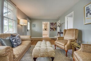 Apartment (2 Bedrooms) | Interior - 2 Mi to Dtwn Pensacola: Charming Apartment (Pensacola)