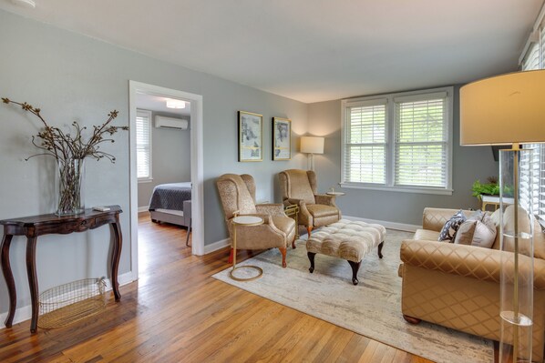 Apartment (2 Bedrooms) | Interior - 2 Mi to Dtwn Pensacola: Charming Apartment (Pensacola)