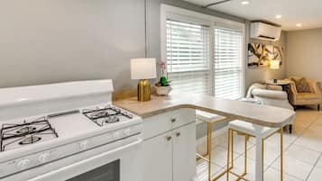 Apartment (1 Bedroom) | Interior