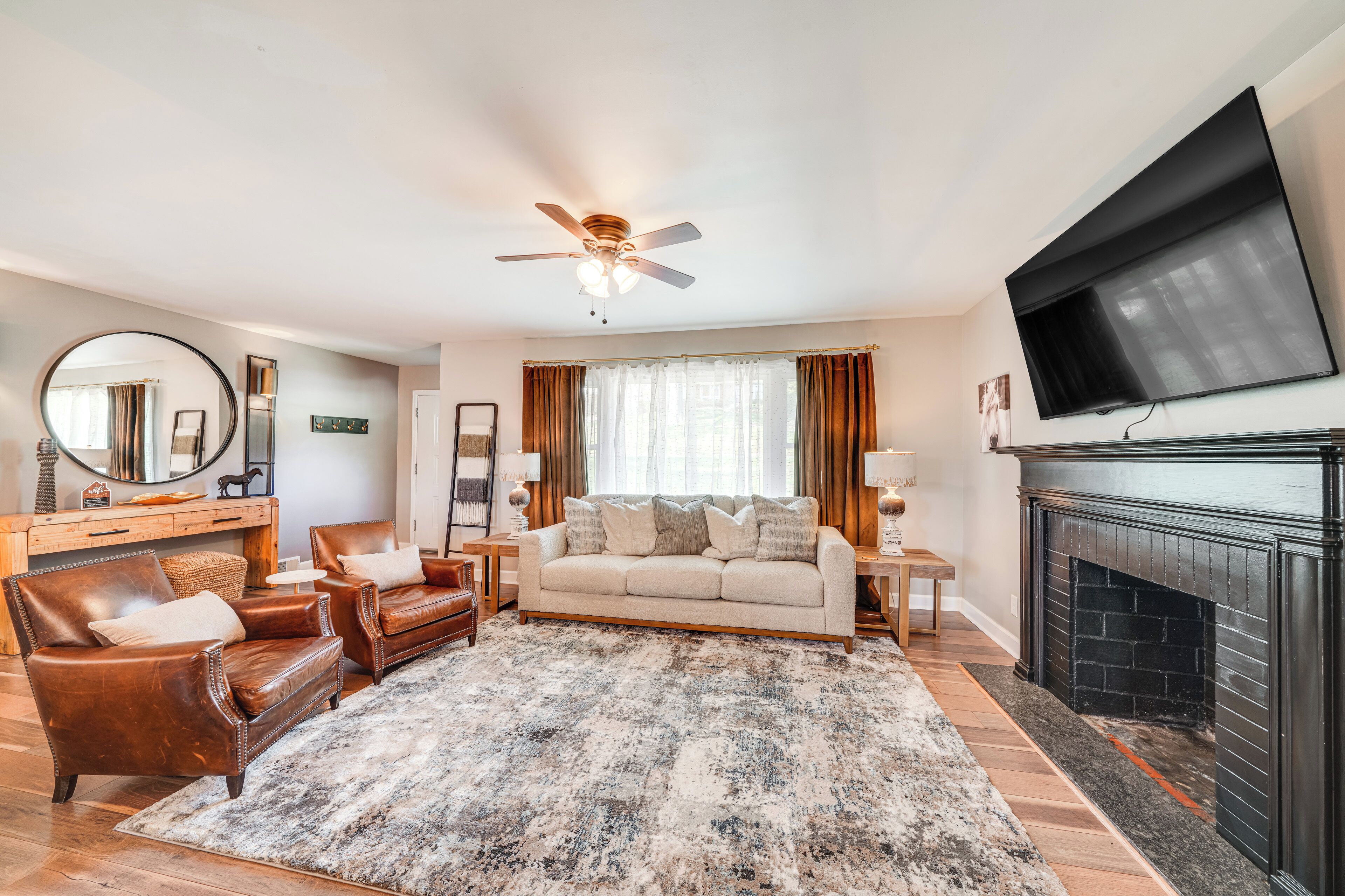 House (4 Bedrooms) | Interior