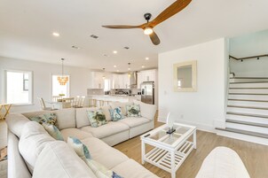 House (6 Bedrooms) | Interior