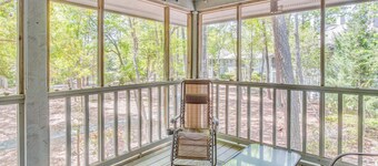 3 Mi to Cherry Grove Beach: Coastal Condo Retreat!