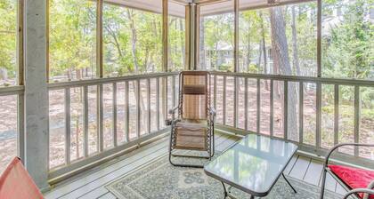 3 Mi to Cherry Grove Beach: Coastal Condo Retreat!