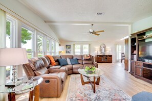 Cottage (2 Bedrooms) | Interior