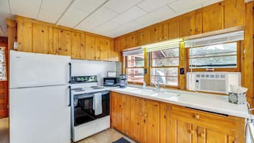 House (1 Bedroom) | Interior