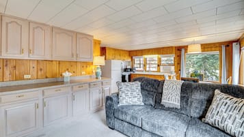 House (1 Bedroom) | Interior