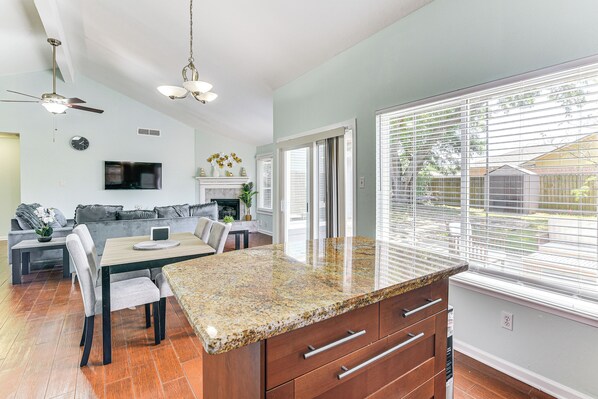 House (3 Bedrooms) | Interior