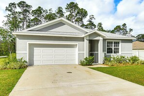 House (3 Bedrooms) | Interior - 7 Mi to Flagler Beach: Breezy Stay w/ Pool Access! (Palm Coast)