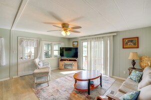 House (3 Bedrooms) | Front of property