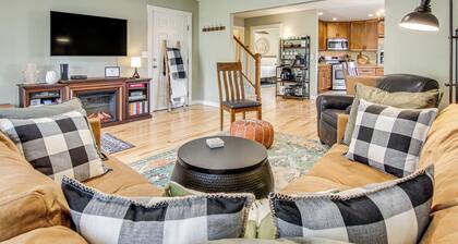 1 Mi to Dtwn Black Mountain: Home w/ Patio & Yard