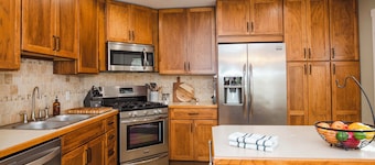 1 Mi to Dtwn Black Mountain: Home w/ Patio & Yard