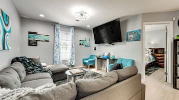 Apartment (2 Bedrooms) | Front of property