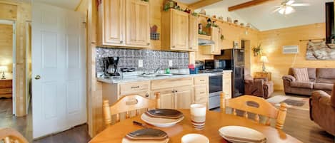 House (4 Bedrooms) | Interior