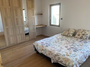 1 bedroom, WiFi, bed sheets