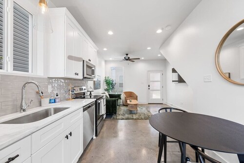 NEW-Cracklin House-Luxe Amenities-Fast WiFi-Washer