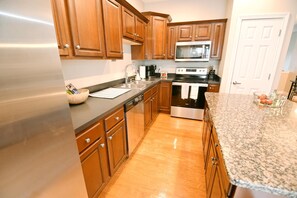 Fridge, microwave, oven, stovetop - Spacious 3BR 3.5 bath Townhome w/ Garage (123P) (South Bend)