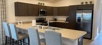 Charming home w/spacious kitchen, water view, enclosed lanai, & Pet Friendly