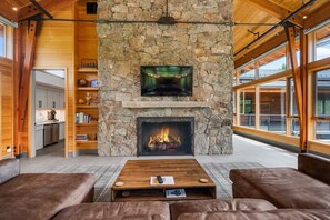 Smart TV, fireplace, offices - Solstice ☀️ Summit Sky Ranch 🏔️ Zero Cleaning or Pet Fees 💦 Year Round Pool (Silverthorne)