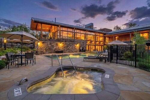 Solstice ☀️ Summit Sky Ranch 🏔️ Zero Cleaning or Pet Fees 💦 Year Round Pool
