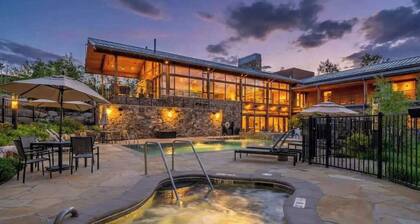 Solstice ☀️ Summit Sky Ranch 🏔️ Zero Cleaning or Pet Fees 💦 Year Round Pool