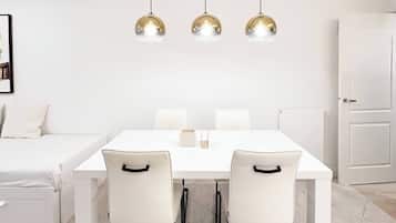 2 dormitorios, tabla de planchar con plancha, wifi y ropa de cama