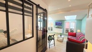 1 habitación, tabla de planchar con plancha, wifi y ropa de cama 