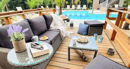Aquamare Studios - Seaview Suite & Pool Oasis