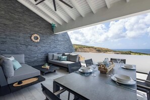 Outdoor dining - Blue Bay | The Reef | Penthouse (Sint Michiel)