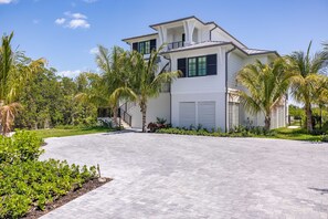 Exterior - The Starboard House at Solaire Lunara Bay (Key West)