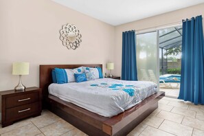 6 bedrooms, travel cot, WiFi, bed sheets - Spacious villa w/ pool & resort access (Davenport)