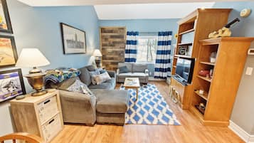 Condo, 2 Bedrooms | Living area | Smart TV