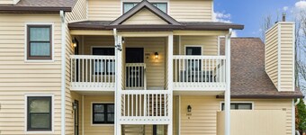 Stylish Notre Dame Condo Sleeps 6 2 Bedroom Condo