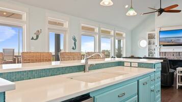 House, 4 Bedrooms | Interior