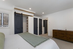 Condo, 4 Bedrooms | 4 bedrooms, laptop workspace, free WiFi