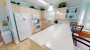 Apartment, 3 Bedrooms | Private kitchen | Fridge, oven, coffee/tea maker, toaster - Magnolia Pointe Luster Leaf 4891-101 3 Bedroom Home (Myrtle Beach)