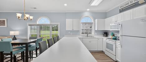 Condo, 2 Bedrooms | Private kitchen | Fridge, oven, coffee/tea maker, toaster