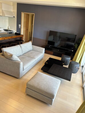 Flat-screen TV - Four Season Resort Kouri (Nakijin)