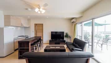 3 bedroom 3LDK, with ocean view (No Pets allowed) | Living area